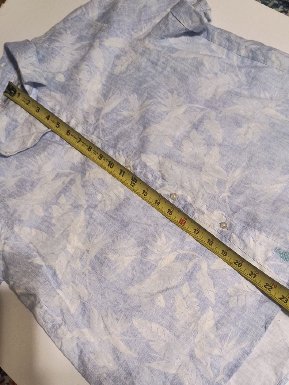Tommy Bahama Light Blue and White Floral Button-Down Shirt W-S/P, 100℅ Linen - Picture 10 of 11